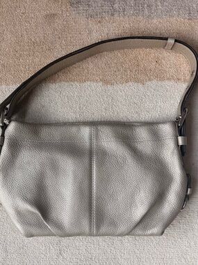2000s Y2K Coach Metallic Champagne Pebble Leather Shoulder Bag